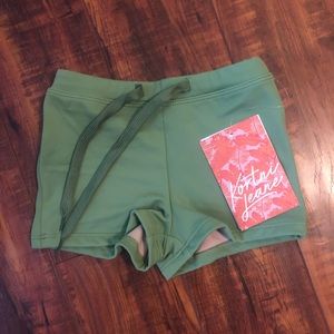 NWT 3T Kortni jeane trunks